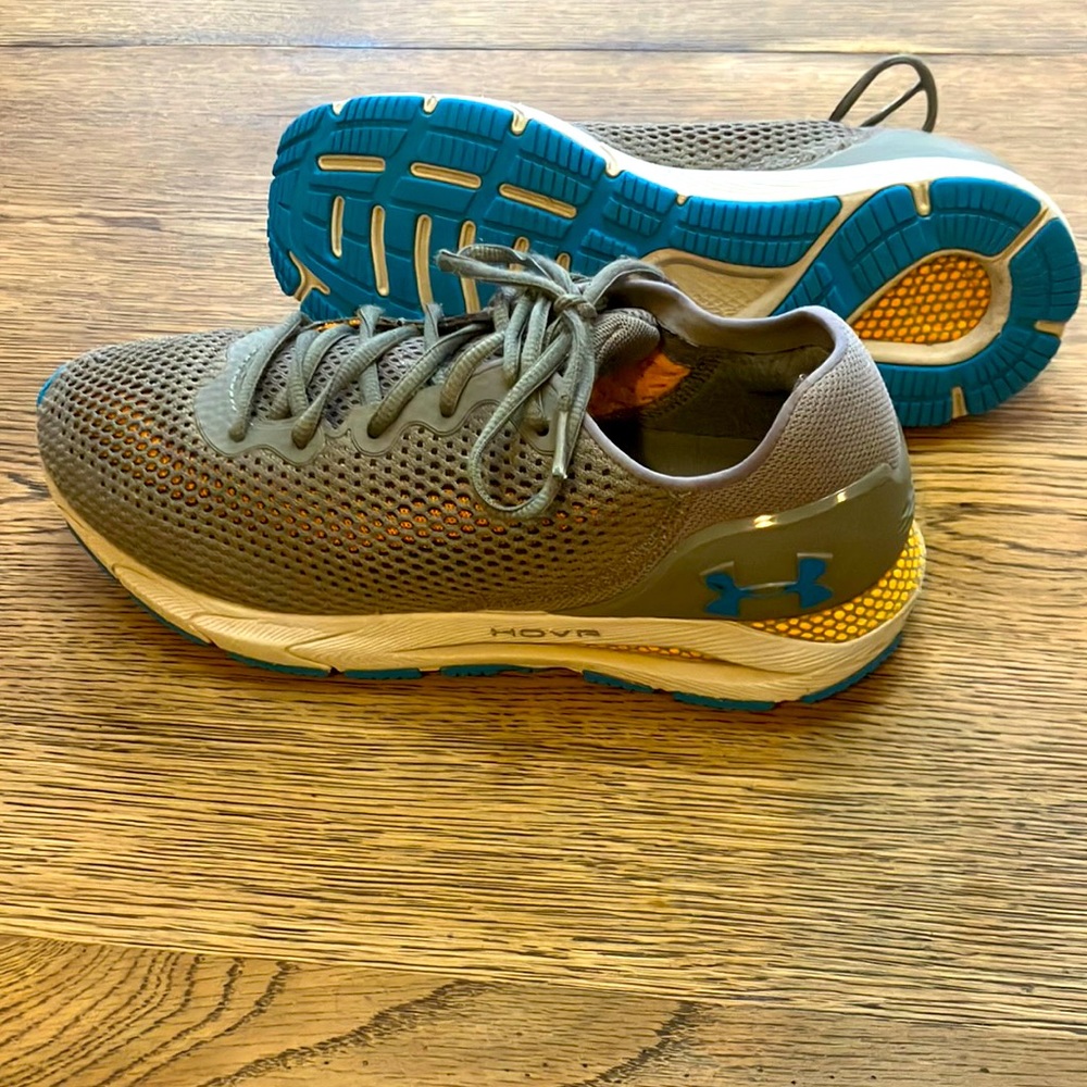 Under Armour Men's HOVR Sonic 4 Running Shoes; Men’s 8.5; CCT HALO GRAY